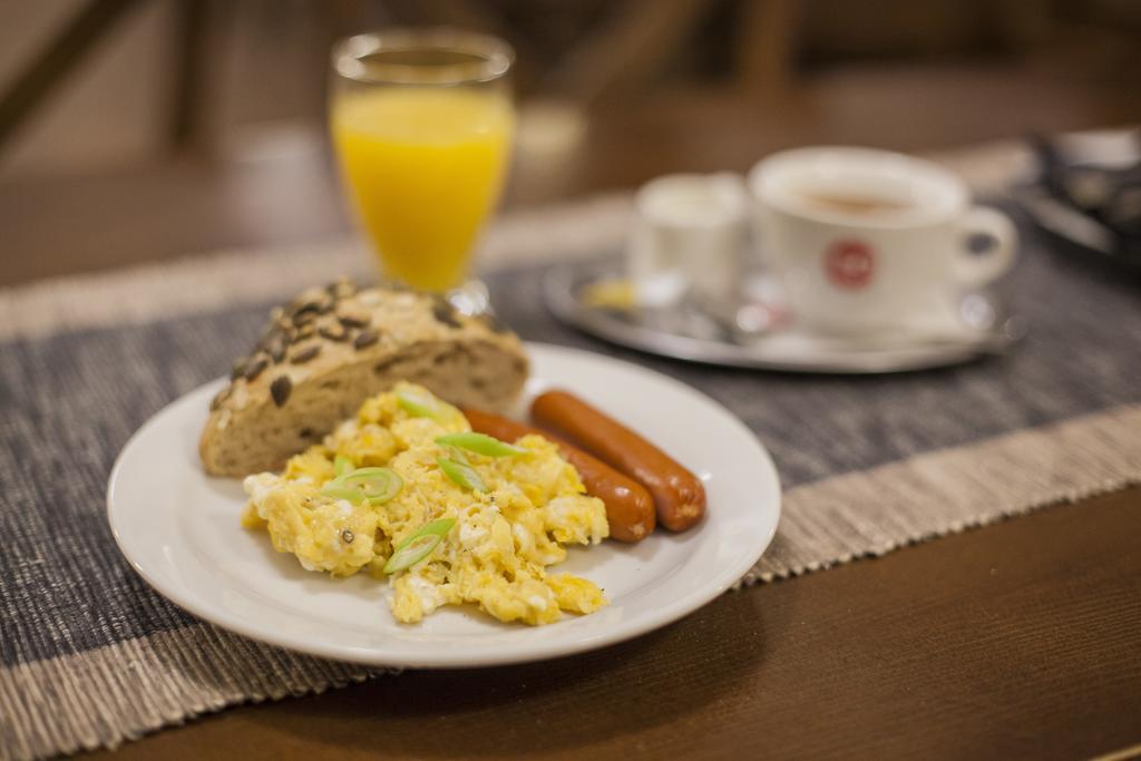 Penzion Cernej Ptak Hotell Jindřichŭv Hradec Exteriör bild